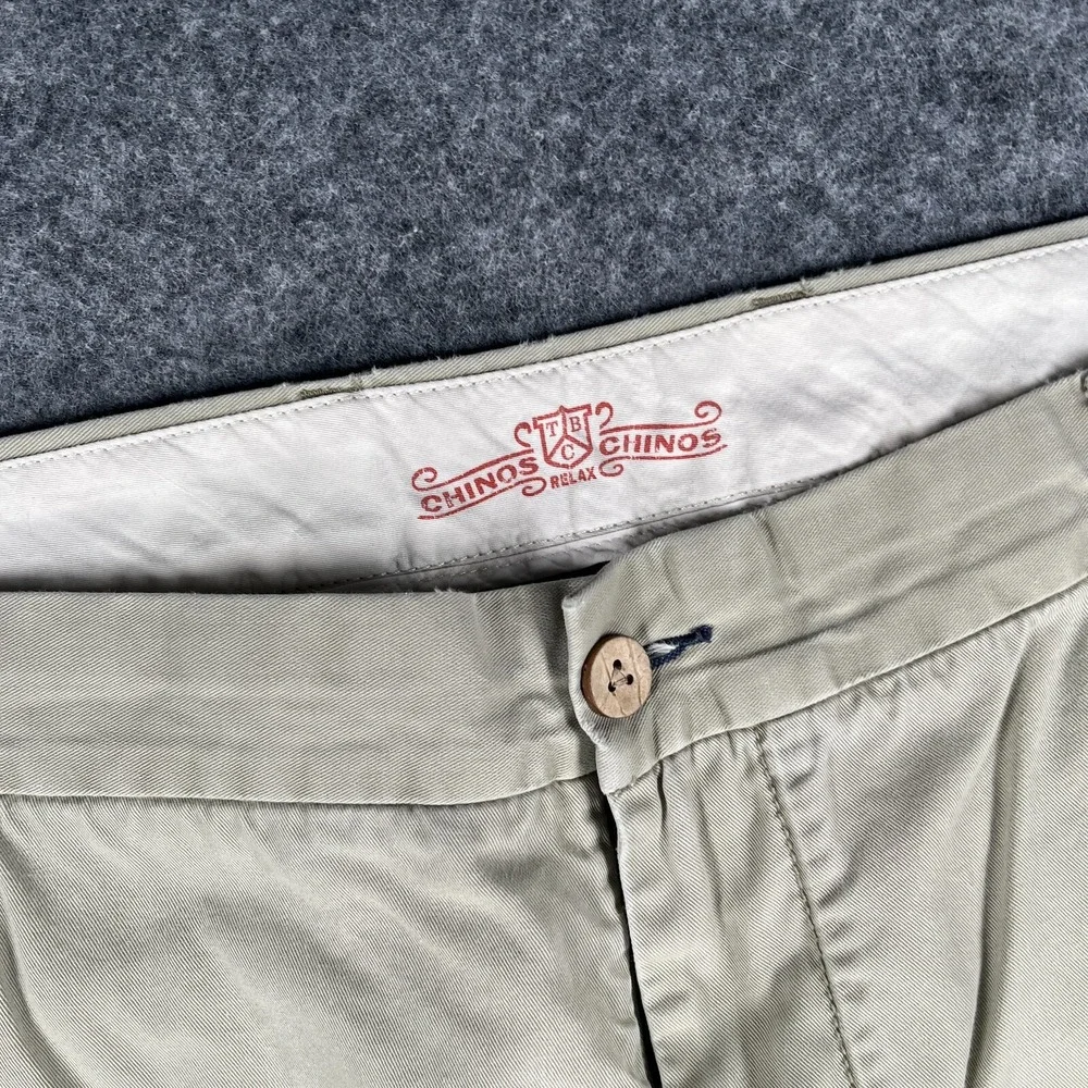 Tommy Bahama Chinos Men's Size 42 42x32‎ Beige Chino Pants